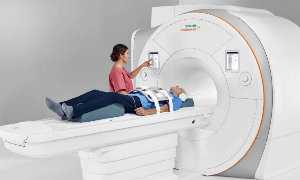 Κορωνοϊός: H Αξονική τομογραφία ενδείκνυται στα ύποπτα κρούσματα